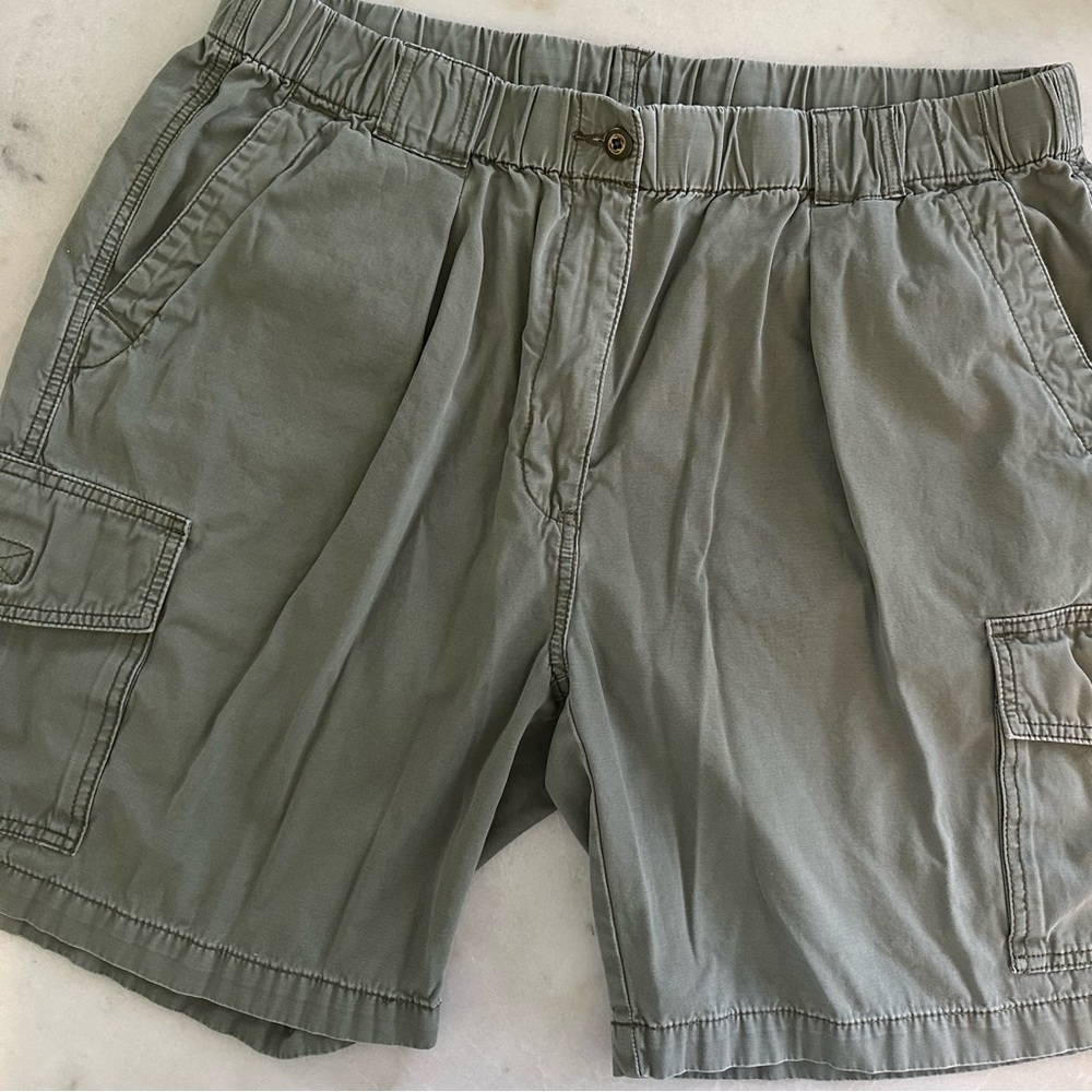 🌳 Tommy Bahama Cargo Shorts